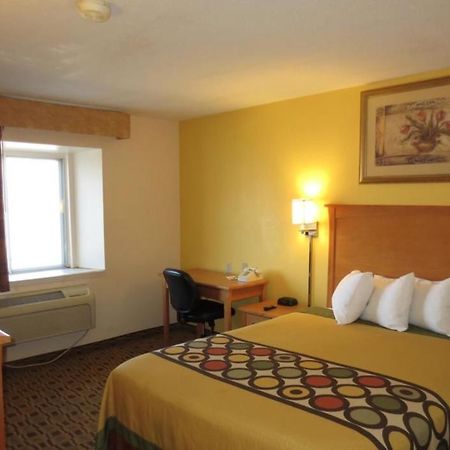 American Best Value Inn Lawrence Buitenkant foto